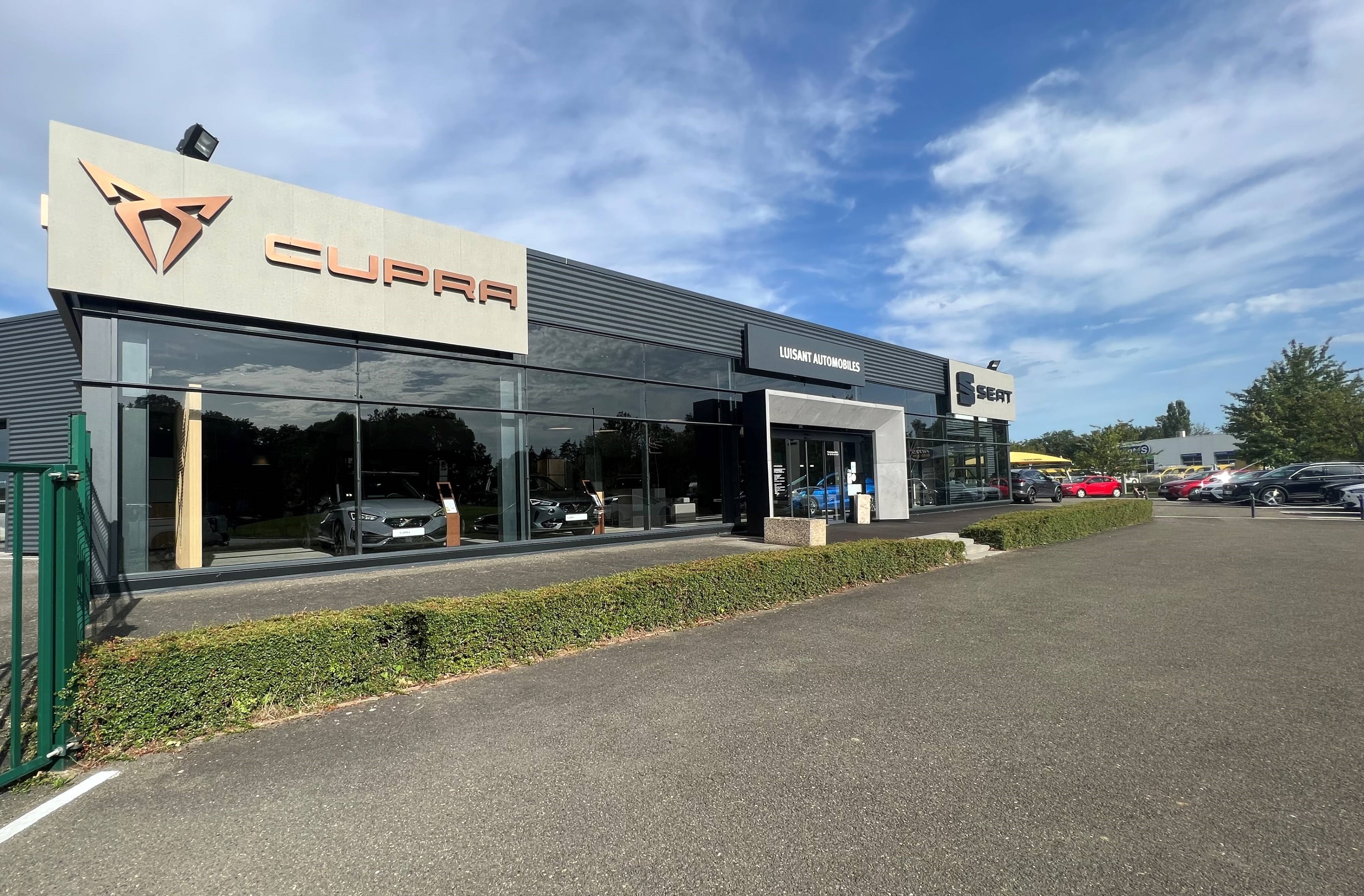 Luisant Automobiles, Distributeur CUPRA, SEAT et ISUZU à Chartres.